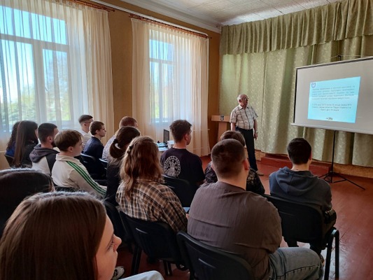 Візит завідувача лабораторії кафедри атомних електростанцій до школярів міста Подільск.